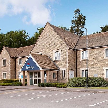 Travelodge Cirencester Bagian luar foto