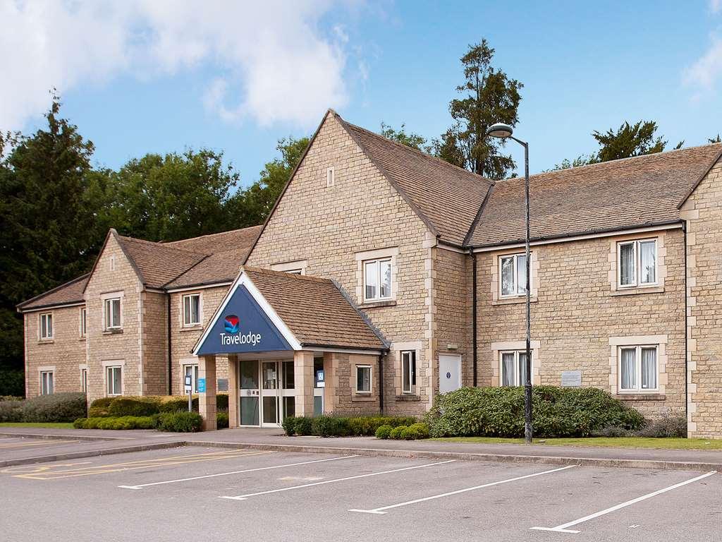 Travelodge Cirencester Bagian luar foto