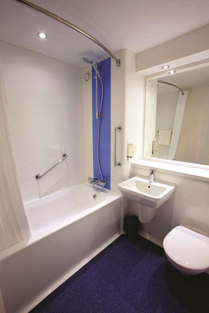 Travelodge Cirencester Ruang foto